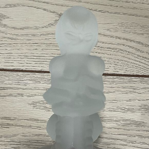 Vintage LE Smith Frosted Glass Girl with Goose Geese Figurine Paperweight - Picture 8 of 10
